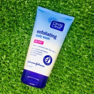 Clean & Clear Exfoliating Oil Free Daily Wash, 150ml